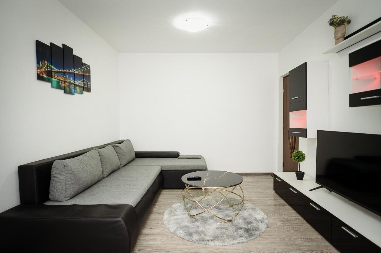 Blue House For 4 Guests With Netflix And Disney 이아시 외부 사진